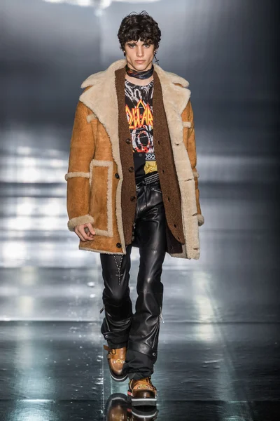 Look 34